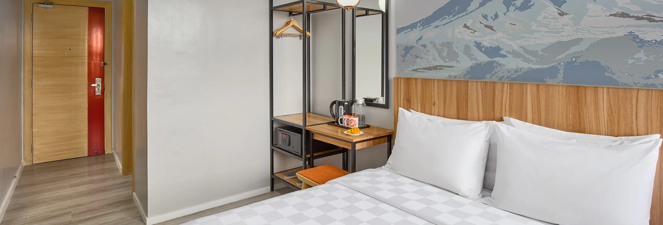 Go Hotels Plus Bacolod Queen Room