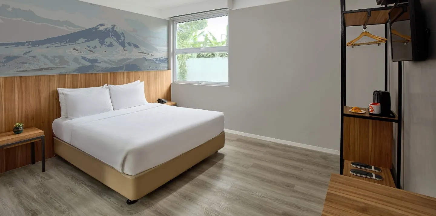 Go Hotels Plus Bacolod Queen Room